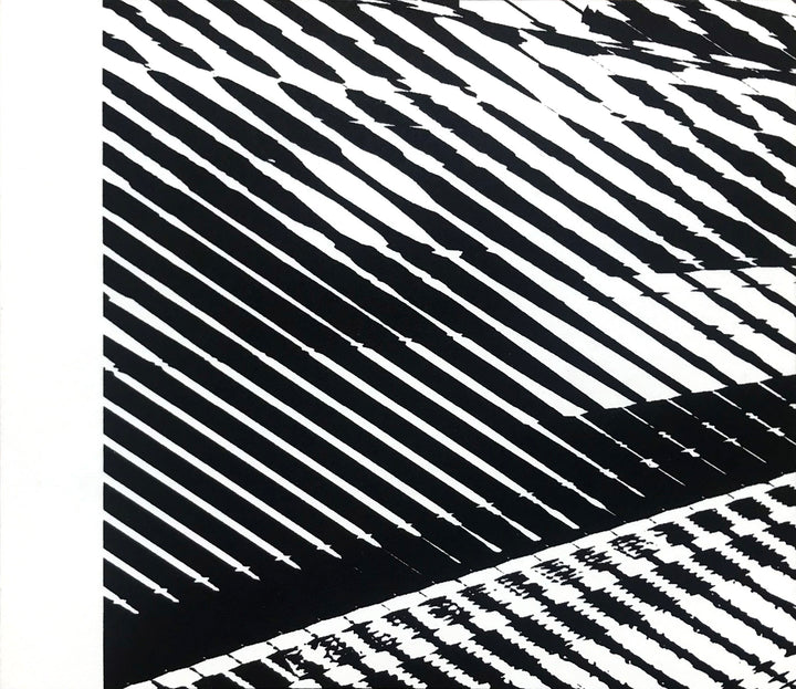 Mind The Gap — Black/White